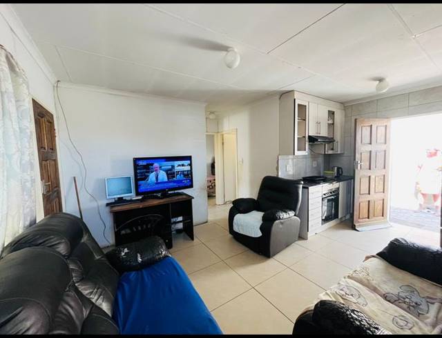 2 BEDROOM HOUSE FOR SALE IN WINDMILL PARK